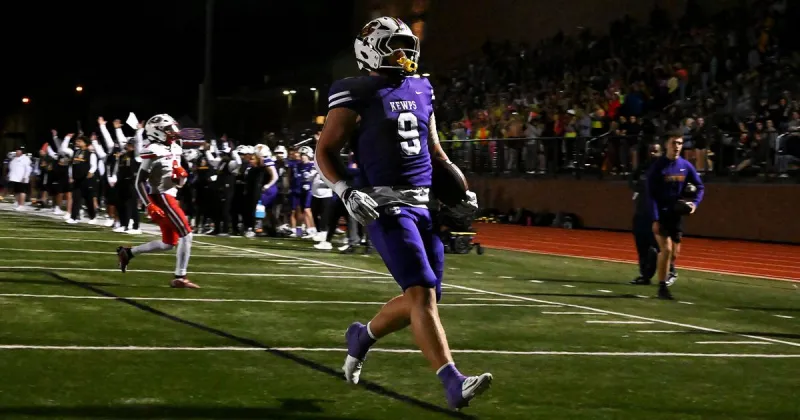 Conyers' four-touchdown night powers Hickman past Jeff City