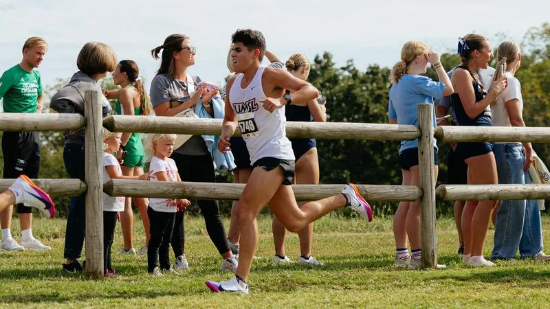 UMSL Cross Country Competes At Chile Pepper Festival