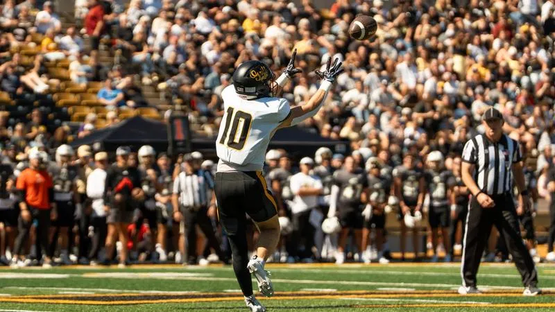 Missed chances cost football in 34-22 loss at No. 10 Emporia State