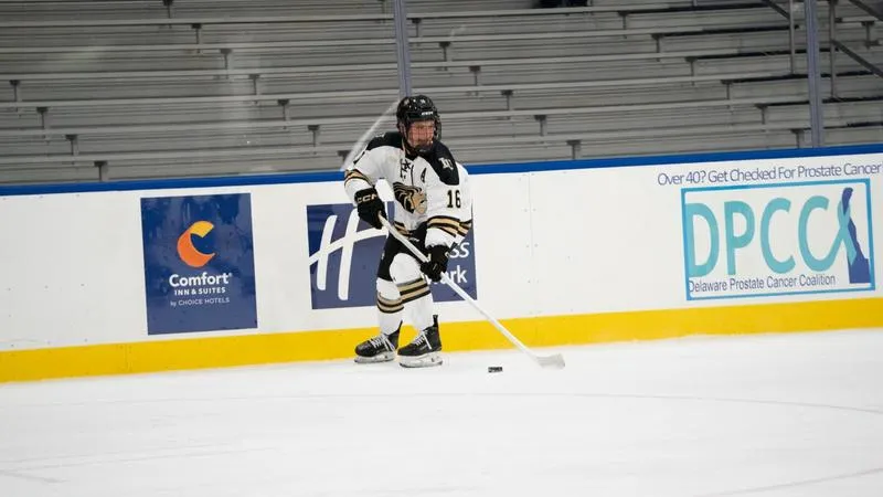 Women's Hockey Drops Conference Opener At Delaware