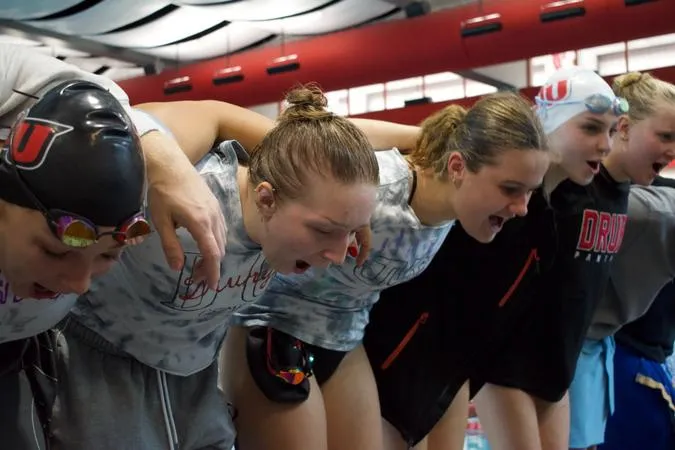 Women's Swimming and Diving Turns in Strong Debut at Arkansas