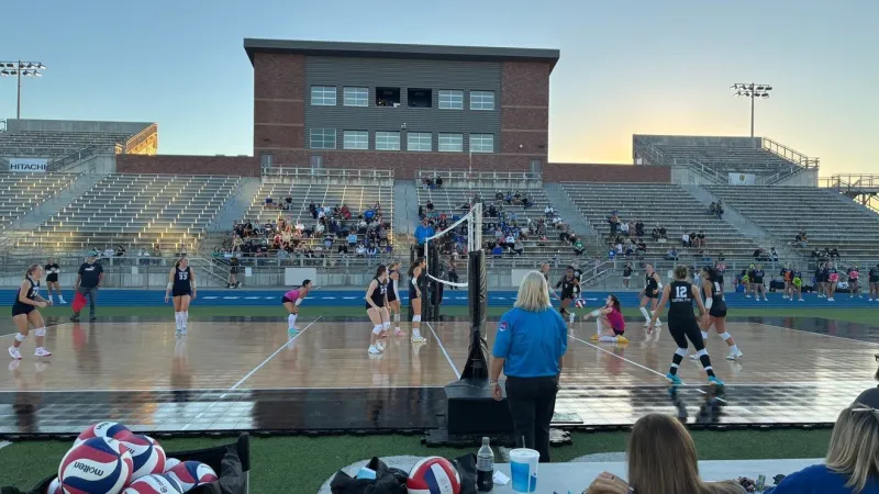 Capital City Volleyball defeats Tolton in straight sets in outdoor match