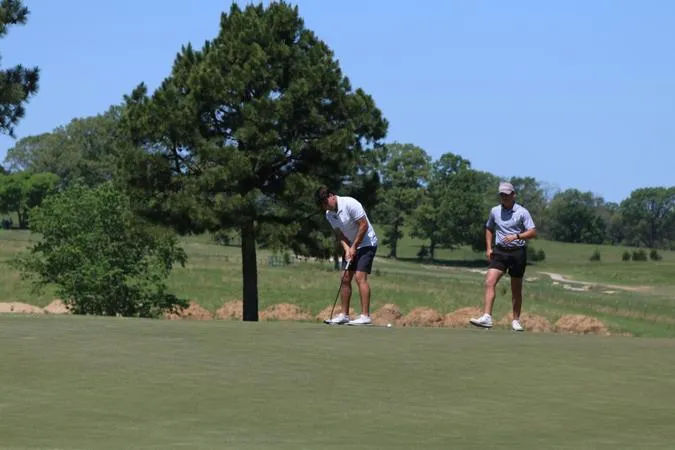Men's Golf Competes in Iowa