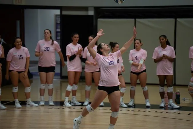 Bearcats Cruise Past Patriots in Straight Sets