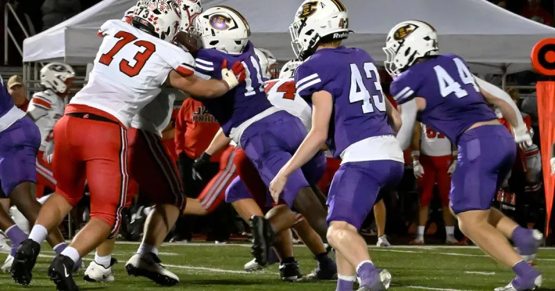 Hickman football rides four-game winning streak as it hits the road for Camdenton