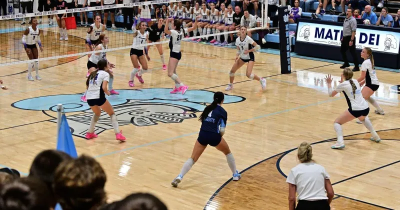 Mater Dei uses big block to top Mascoutah in 3-set thriller between state powerhouses