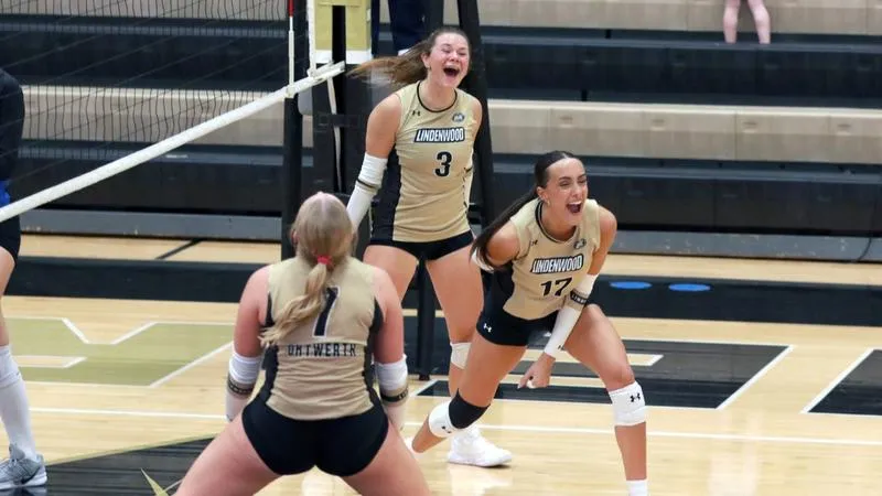Women's Volleyball Earns Big Road Win at SEMO