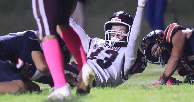 Red Bud earns share of league championship on Brayden Koester's late FG, interception