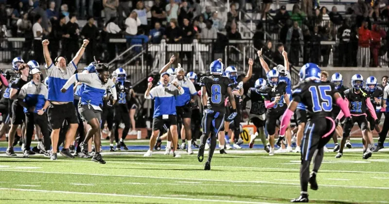 Ladue stays unbeaten by topping Eureka in overtime thanks to two clutch FGs by Gavin Bader