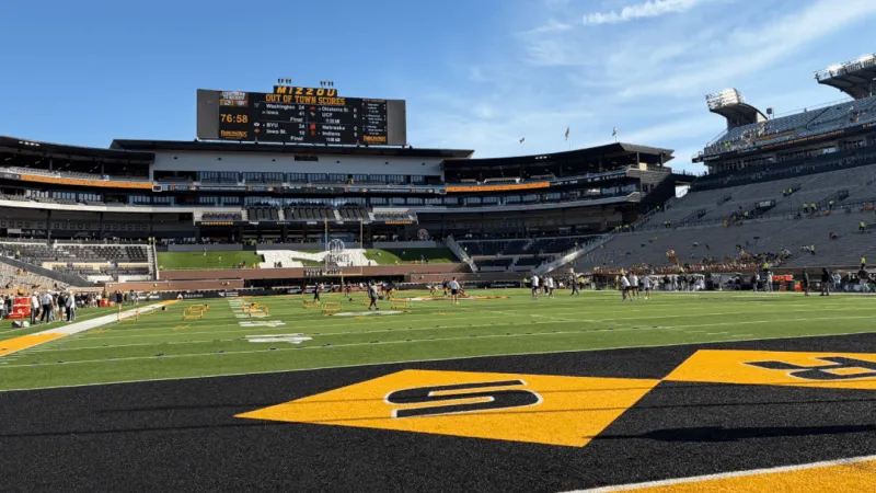 No. 14 Missouri stays hot with three-touchdown win over Texas A&M