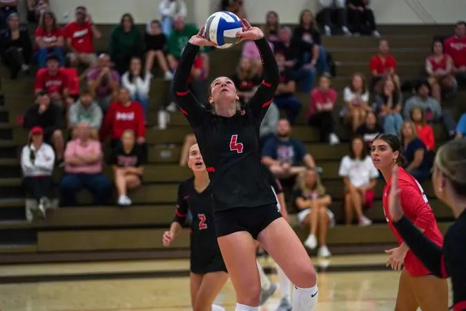 Tritons Sweep Miners, Clinch GLVC Tournament Berth