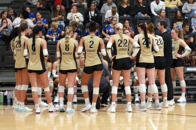 Women's Volleyball Settles for Split at SEMO