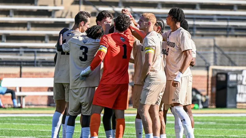 Men's Soccer Ties With WIU On Sunday Afternoon