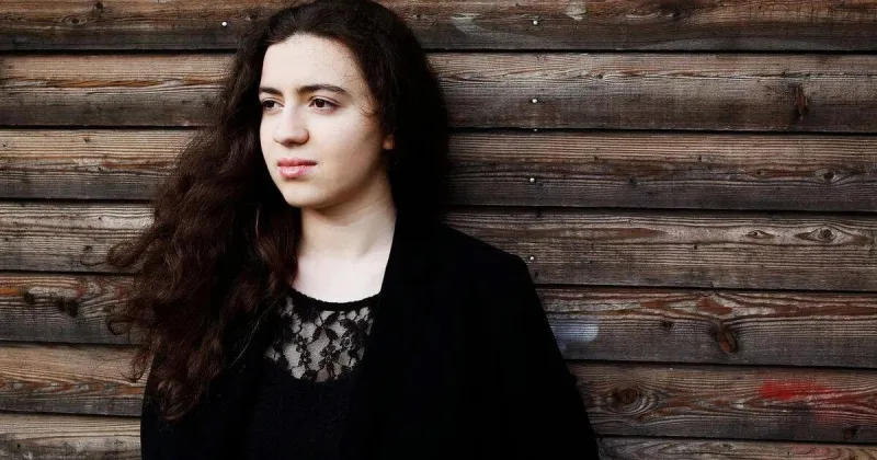 SLSO presents a frothy Mozart, a lively Schumann and a US premiere