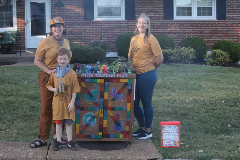 Dressel Elementary first grader's toy trading post to appear at St. Louis Prehistoric Life Show