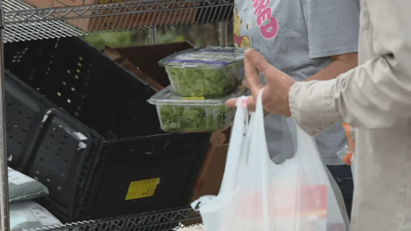 Fulton food pantry begins at new location, serves 196 people on first day