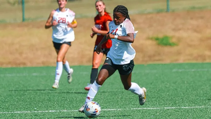 Love's Three Points Lead Women's Soccer to Third Straight Shutout