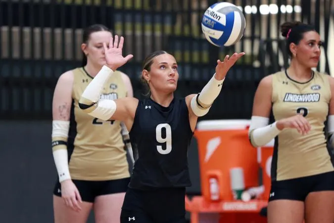Women's Volleyball Hosts USI to Begin Four-Match Homestand