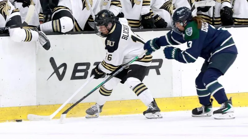 Women's Hockey Begins Four Game Road Trip At #5 Penn State
