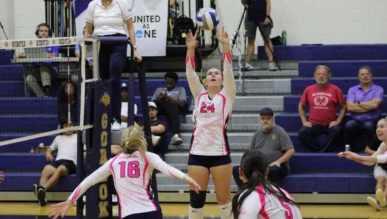 Gorloks Battles No. 10 WashU in Four-Set Match
