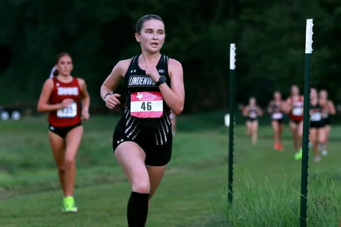 Cross Country Competes in Bradley Pink Classic
