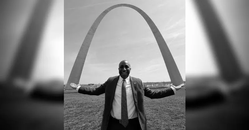 Kansas City Mayor Q Trolls Prez Trump Over Arch Fact Check