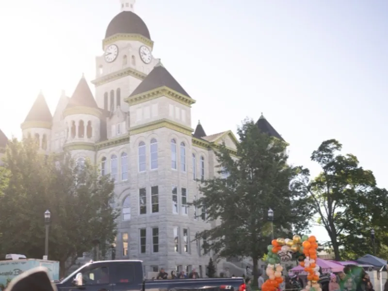 Thousands turn out for Maple Leaf Parade in historic downtown Carthage