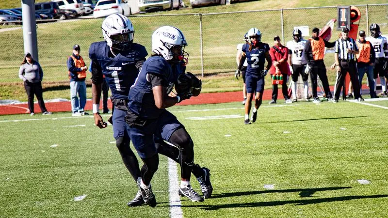 Lincoln Falls on Saturday to Indianapolis