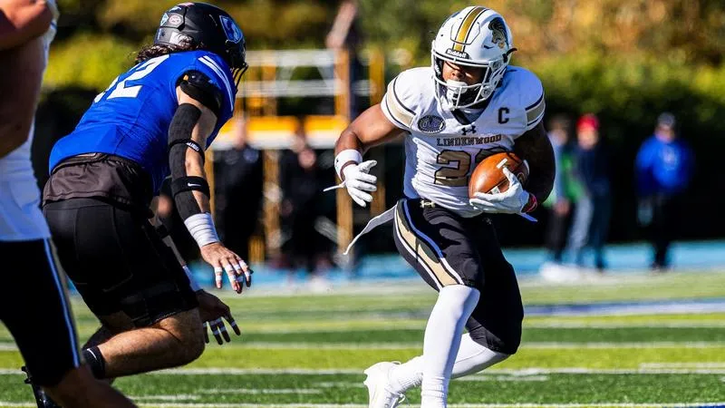 Football Earns 20-13 Road Win Over Eastern Illinois