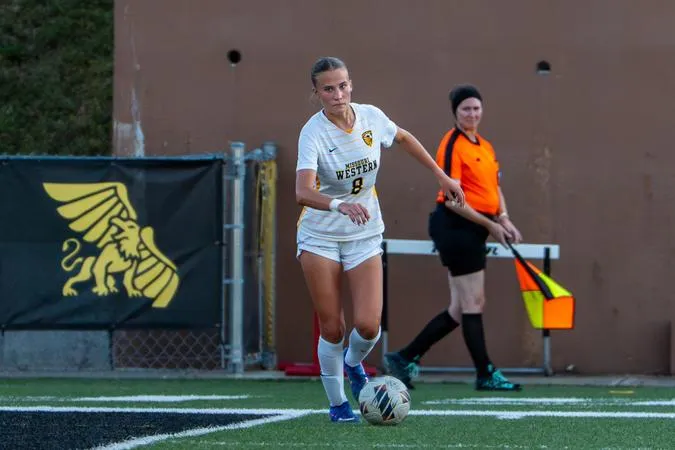 Soccer falls 1-0 at No. 8 Pittsburg State