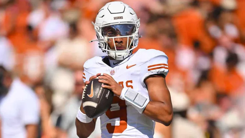 KJ Lacey Jr. Earns Increased 1st-Team QB Reps As Texas Prepares For Ole Miss