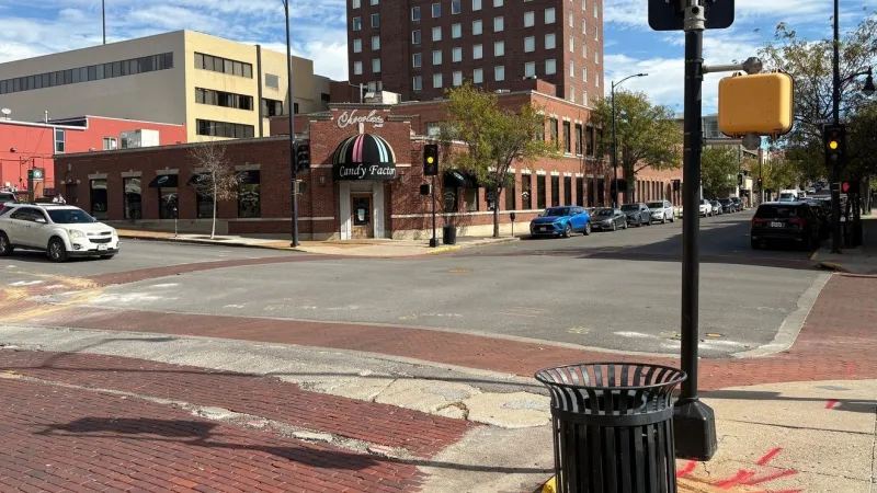 Downtown Columbia intersection closed for emergency gas line repair