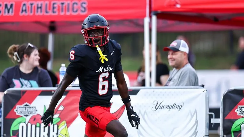 Mules Football's Marlon Lindsey Jr. Named MIAA Special Teams Athlete of the Week
