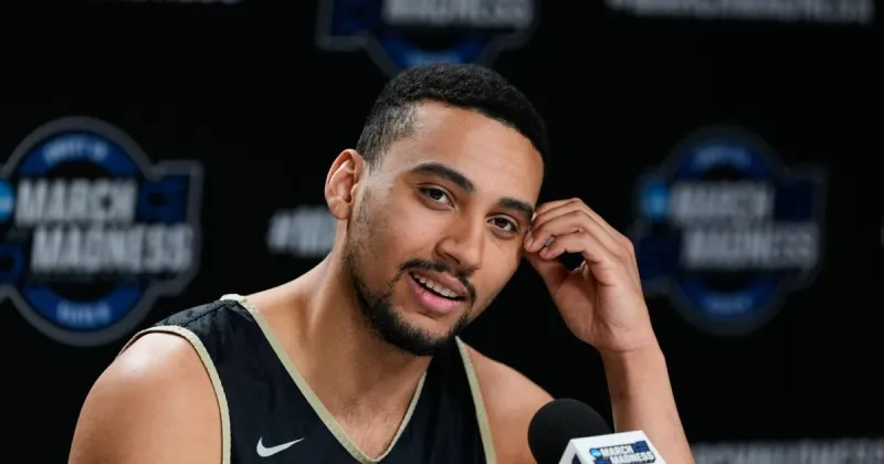 Kansas lands Purdue transfer Trey Kaufman-Renn in a late boost before the start of the season