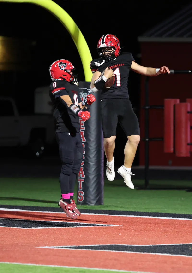 Dexter Bearcats Make it Five in a Row, Beat Park Hills Central 28-16