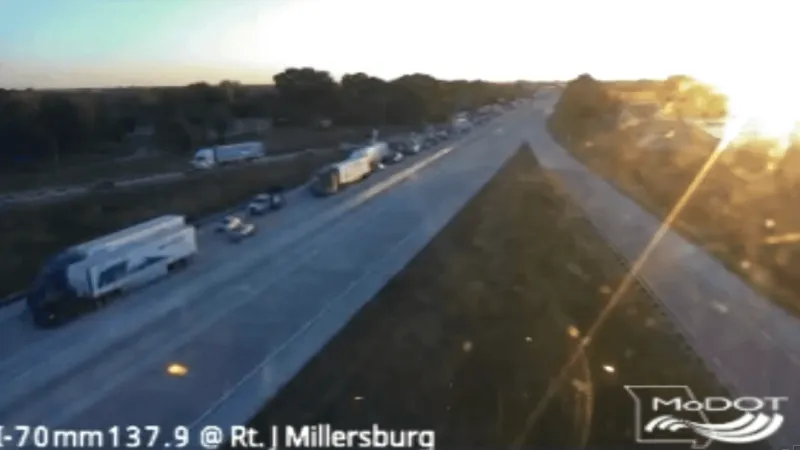 Crash partially blocks westbound I-70