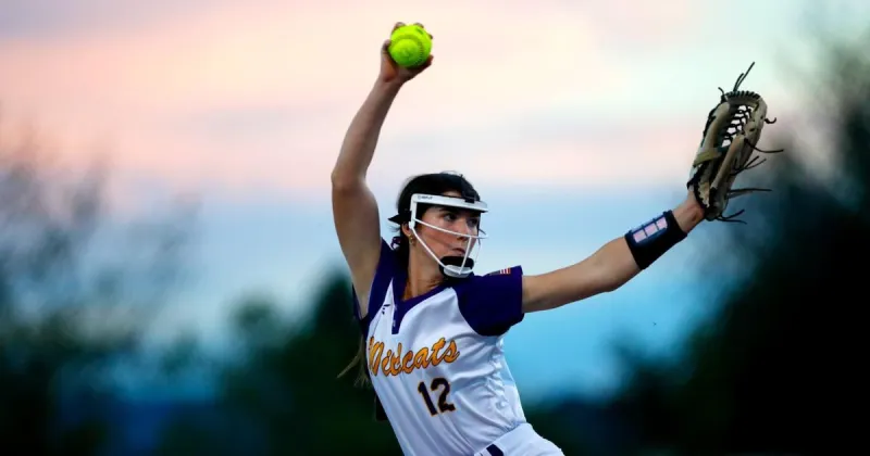 Chrystal Hall strikes out 16, leads Eureka past Lindbergh for 2nd straight district title