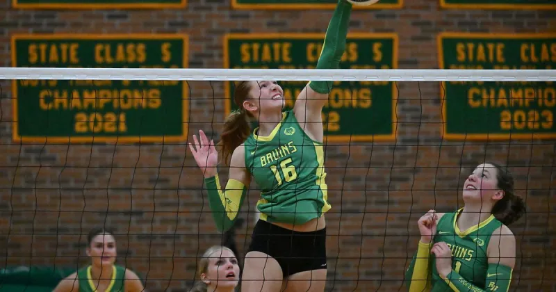 Rock Bridge volleyball bests Hickman in regular-season finale; Bakker logs 1,000th assist