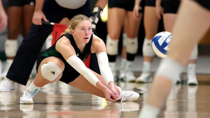 Luhring nets 34 digs but No. 11 Griffs down 'Cats