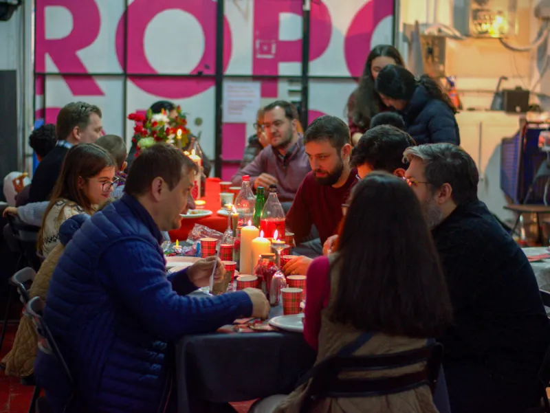 IMB missionaries use home, cafes, apps to open gospel conversations in Spain