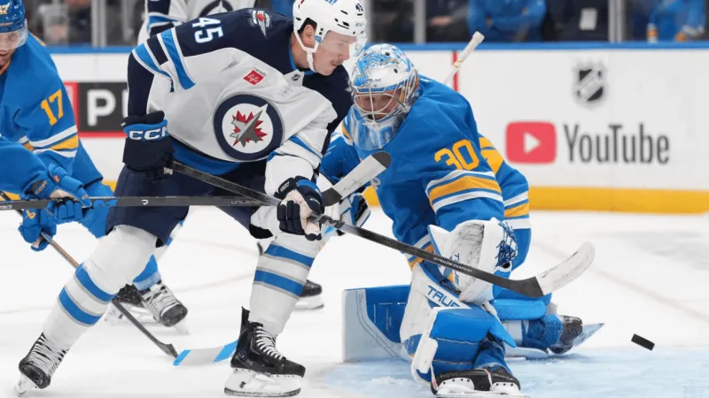 Broberg breaks tie on 3rd-period power play, Blues top Jets 2-1