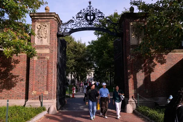 Harvard faculty votes to make it more difficult for undergrads to earn A's