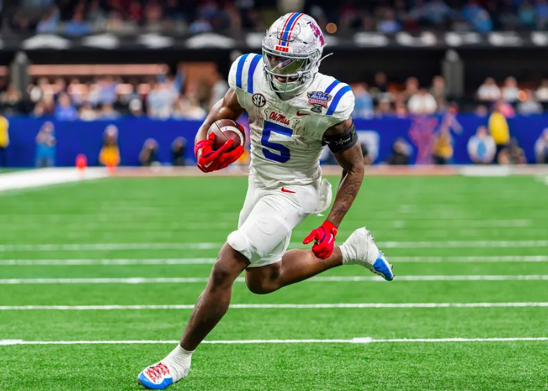 Star Ole Miss running back Kewan Lacy featured on EA Sports CFB 27 cover