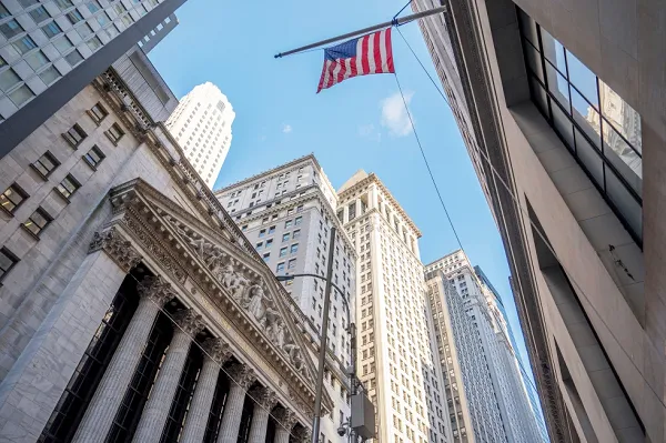 US stocks sink on worries about a possible hike to interest rates this year by the Federal Reserve