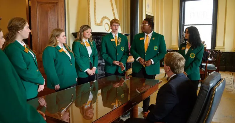 Mississippi 4-H Ambassadors meet state leaders at 2026 4-H Legislative Day