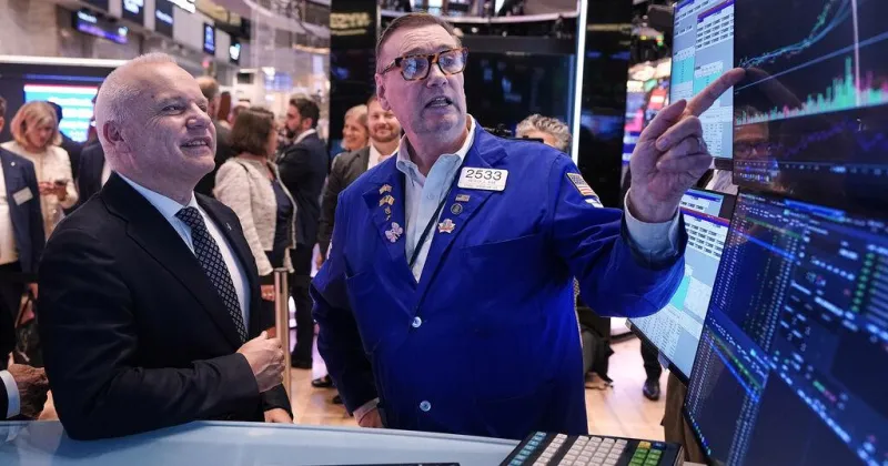 US stocks end mixed, weighed down by more losses for tech giants