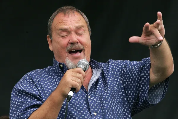 David Clayton-Thomas, powerhouse lead singer of Blood, Sweat & Tears, dead at 84