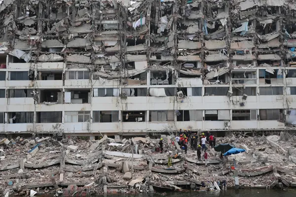 Venezuelans search more earthquake ruins as aftershock rattles rescuers in disaster zone