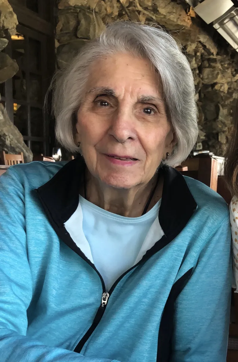 Roseann M Lynn