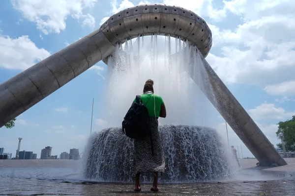 Forecasters cite 'dangerous' conditions as heat scorches Midwest while on its way to the East